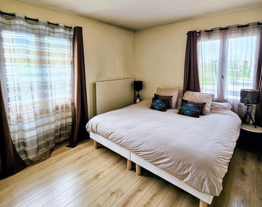Appartement Spacieux Silencieux Lognes Exteriör bild